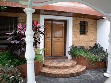 Casa 5 Ambientes en Venta Constitucion