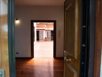 Casa 5 Ambientes en Venta Constitucion