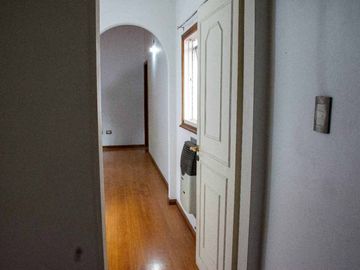 Casa 5 Ambientes en Venta Constitucion