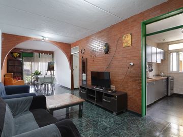 Departamento 4 amb. en Venta en Pompeya.