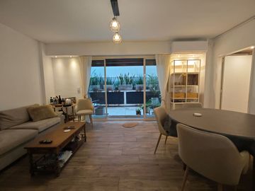 3 AMBIENTES C PATIO Y COCHERA. RECICLADO A NUEVO