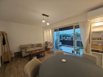 3 AMBIENTES C PATIO Y COCHERA. RECICLADO A NUEVO