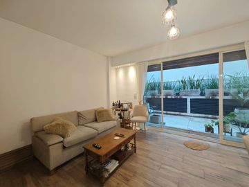 3 AMBIENTES C PATIO Y COCHERA. RECICLADO A NUEVO