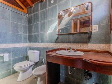 VENTA CHALET 6 AMB C/QUINCHO GARAGE en HAEDO NORTE