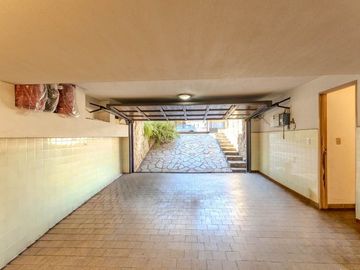VENTA CHALET 6 AMB C/QUINCHO GARAGE en HAEDO NORTE