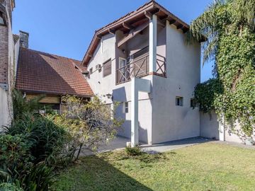 VENTA CHALET 6 AMB C/QUINCHO GARAGE en HAEDO NORTE