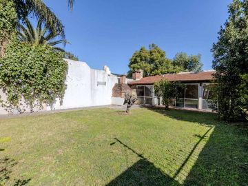 VENTA CHALET 6 AMB C/QUINCHO GARAGE en HAEDO NORTE