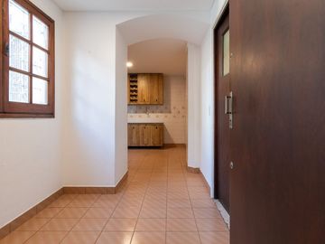 Venta depto 5 amb con dependencia y patio