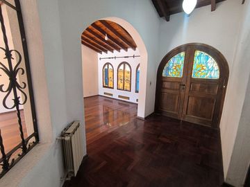CASA BARRIO BOMBAL A MTS DE CASINO, CIUDAD, MZA.