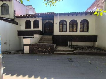 CASA BARRIO BOMBAL A MTS DE CASINO, CIUDAD, MZA.