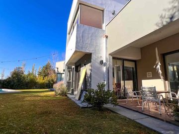 Casa a la venta Vistalba Country, 4 dormitorios