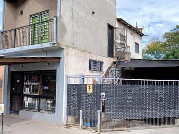 Casa - Local comercial + Estructura para 3 locales