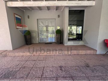 VENTA CASA DUPLEX PILETA  GALERIA BARRIO CUBE