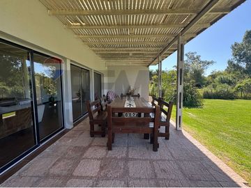VENTA CASA DUPLEX PILETA  GALERIA BARRIO CUBE