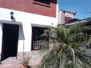 Casa en venta de 3 ambientes financiada