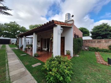 CASA 4 Amb. y CASA 2 Amb. y Quincho VENTA L.ZAMORA