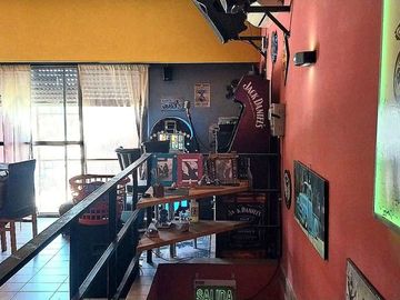 VENDE CASA Y LOCALES ,ESQUINA COMERCIAL ÚNICA, LDZ