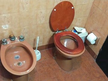 VENDE CASA Y LOCALES ,ESQUINA COMERCIAL ÚNICA, LDZ