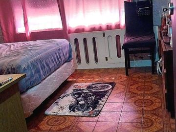 VENDE CASA Y LOCALES ,ESQUINA COMERCIAL ÚNICA, LDZ