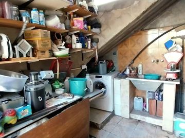 VENDE CASA Y LOCALES ,ESQUINA COMERCIAL ÚNICA, LDZ