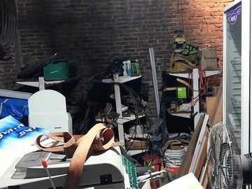 VENDE CASA Y LOCALES ,ESQUINA COMERCIAL ÚNICA, LDZ