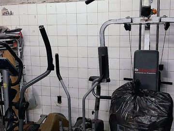 VENDE CASA Y LOCALES ,ESQUINA COMERCIAL ÚNICA, LDZ