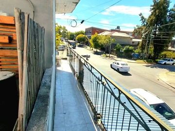 VENDE CASA Y LOCALES ,ESQUINA COMERCIAL ÚNICA, LDZ
