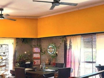 VENDE CASA Y LOCALES ,ESQUINA COMERCIAL ÚNICA, LDZ