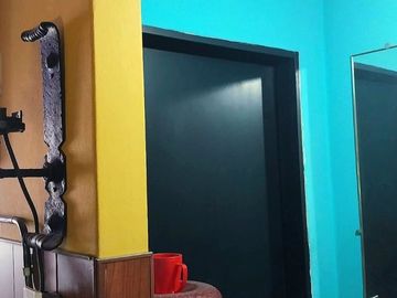 VENDE CASA Y LOCALES ,ESQUINA COMERCIAL ÚNICA, LDZ