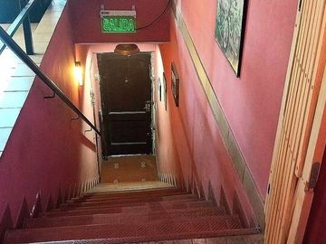 VENDE CASA Y LOCALES ,ESQUINA COMERCIAL ÚNICA, LDZ