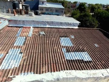 VENDE CASA Y LOCALES ,ESQUINA COMERCIAL ÚNICA, LDZ