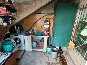 VENDE CASA Y LOCALES ,ESQUINA COMERCIAL ÚNICA, LDZ