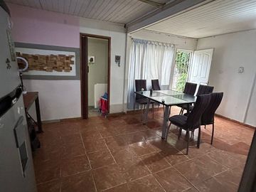 Casa en venta mas local comercial Parque Republica