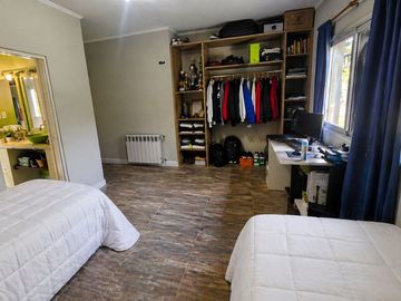 VENTA CASA 4 AMB PILETA BARRIO EL RESUELLO MORENO