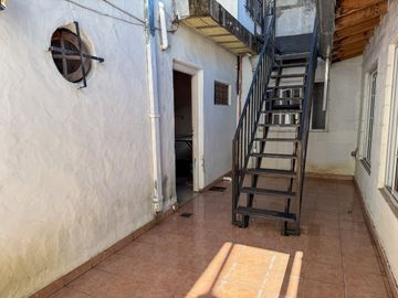 VENTA CASA 5 AMBIENTES COCHERA QUINCHO  APCREDITO
