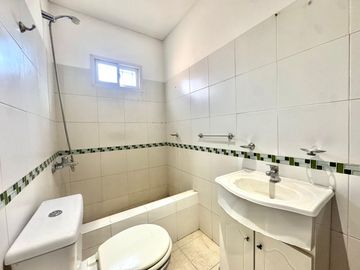 CASA VENTA MERLO LOCAL COCHERA PATIO FINANCIA