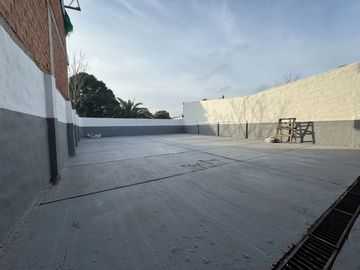 VENTA LOCAL COMERCIAL COCHERAS Y LOCAL MERLO CENTR