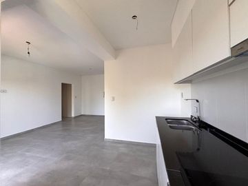 VENTA DEPTO 2 AMB TERRAZA Y COCHERA - ITUZAING0