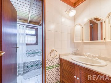 VENTA CASA 4 AMB  C/PILETA  LAS PRADERAS DE LUJAN