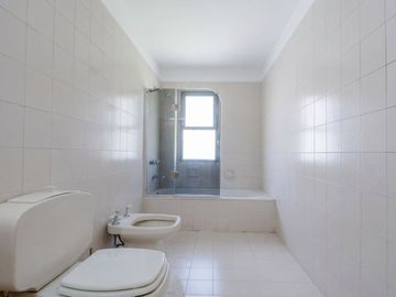 Venta Casa Ciudad Jardín | 1320m2 Lote | 4 Suites