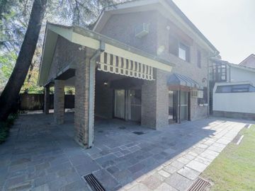 Venta Casa Ciudad Jardín | 1320m2 Lote | 4 Suites