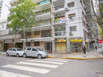 Venta 2 ambientes luminoso cerca Parque Centenario