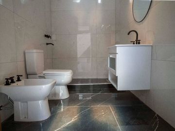 VENTA PASILLO DOS DORMITORIOS RECICLADO ABASTO