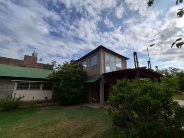 CASA VENTA FUNES 3 DORM PILETA 1500MTS DE PARQUE