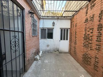DEPTO PASILLO VENTA PLANTA BAJA 2 DORMI PATIO
