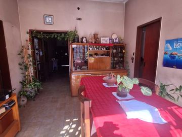 Casa 4 Ambientes, patio, terraza y garage. Caseros