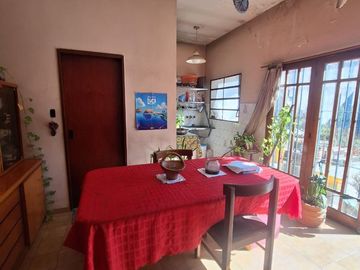 Casa 4 Ambientes, patio, terraza y garage. Caseros