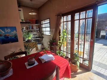 Casa 4 Ambientes, patio, terraza y garage. Caseros