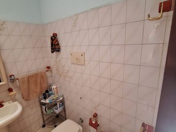 Casa 4 Ambientes, patio, terraza y garage. Caseros