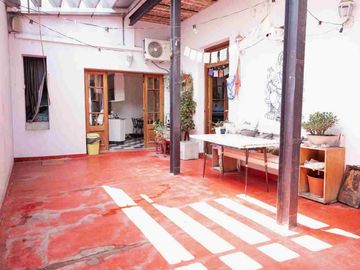 CASA 5 AMB. APTO CREDITO, TOMA PH EN DEVOTO.